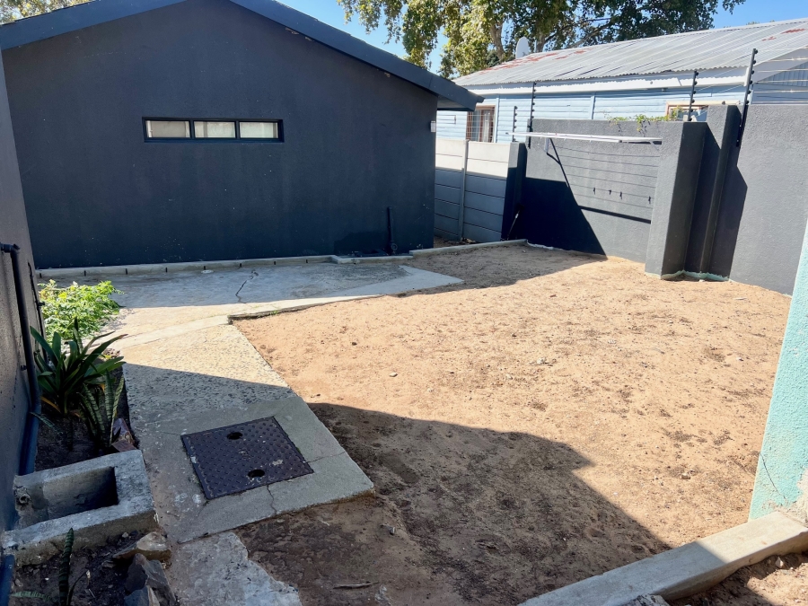 4 Bedroom Property for Sale in Loevenstein Western Cape